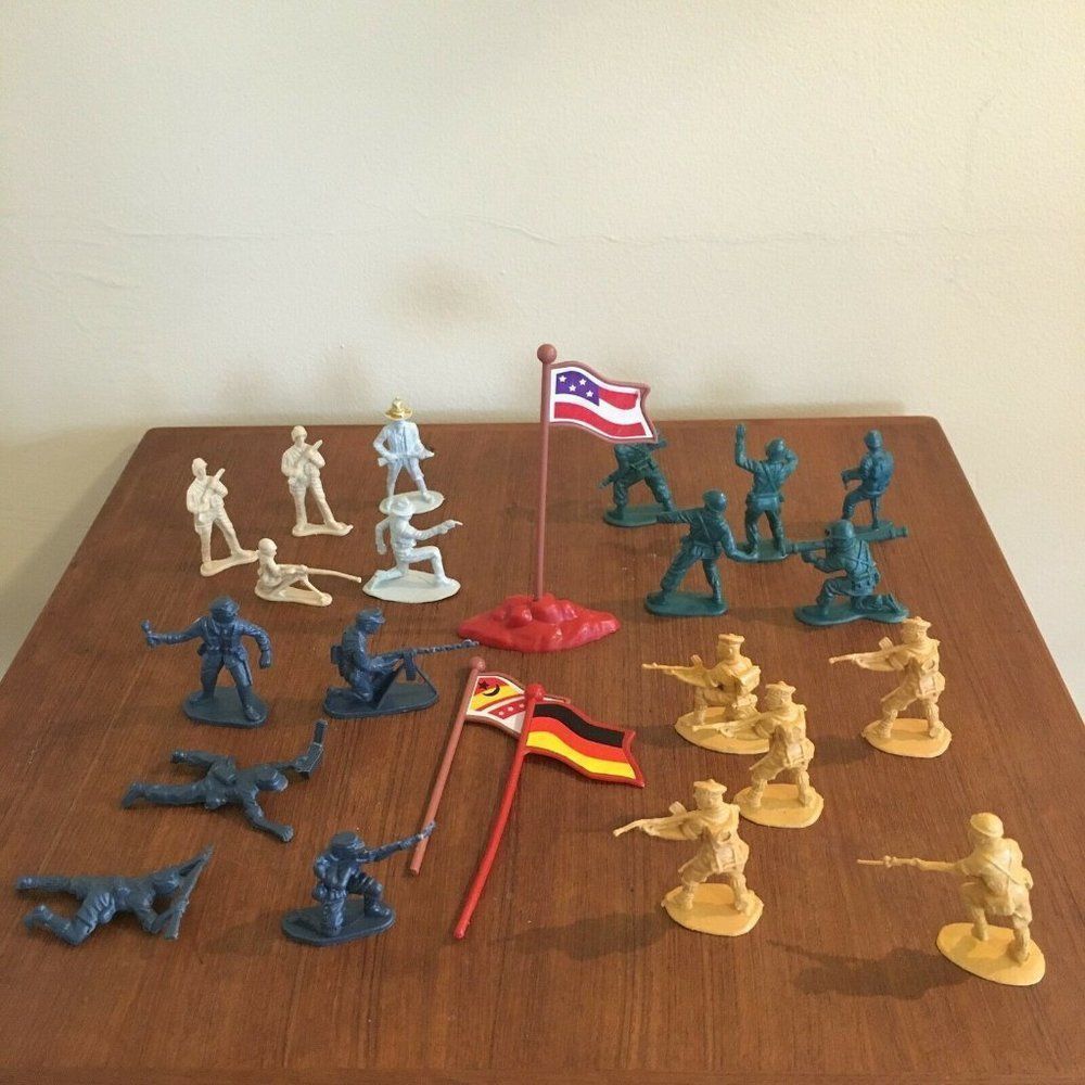 Plastic Army Guys Multicolor with Flags Lot of 23